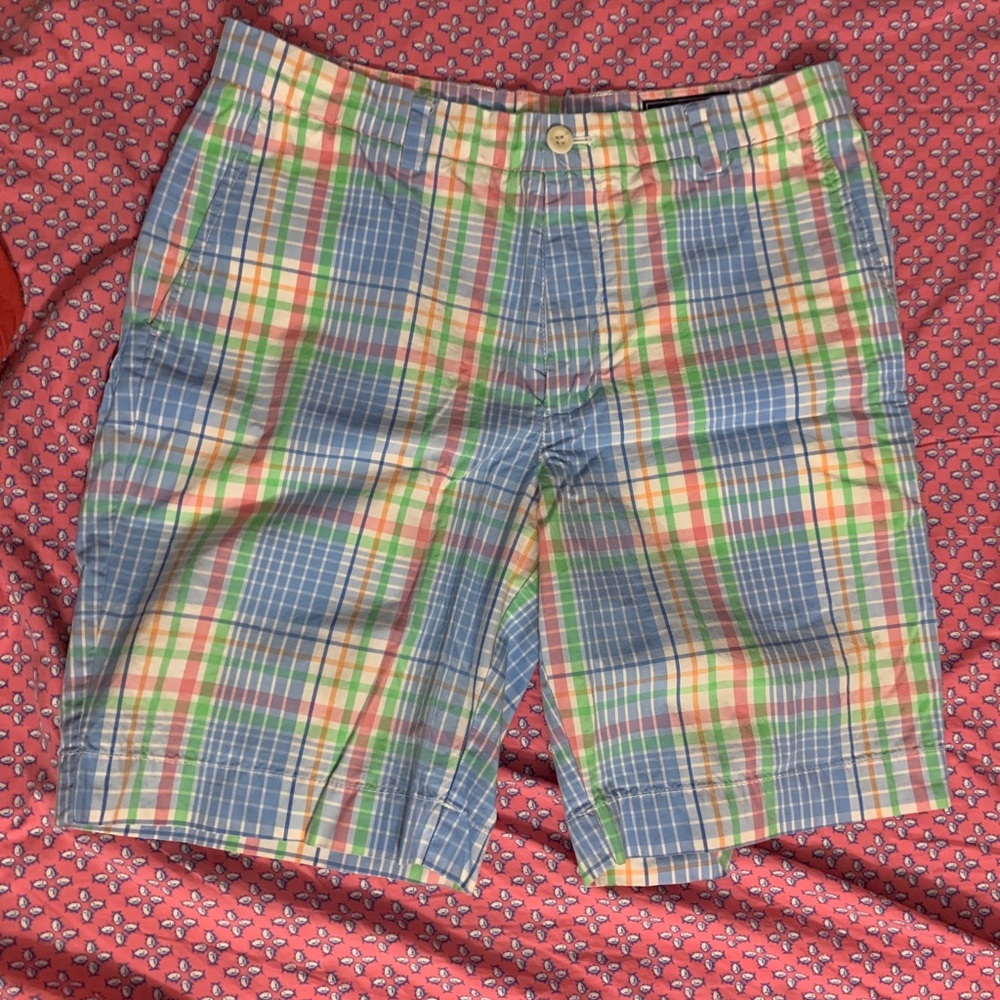 Vineyard Vines shorts